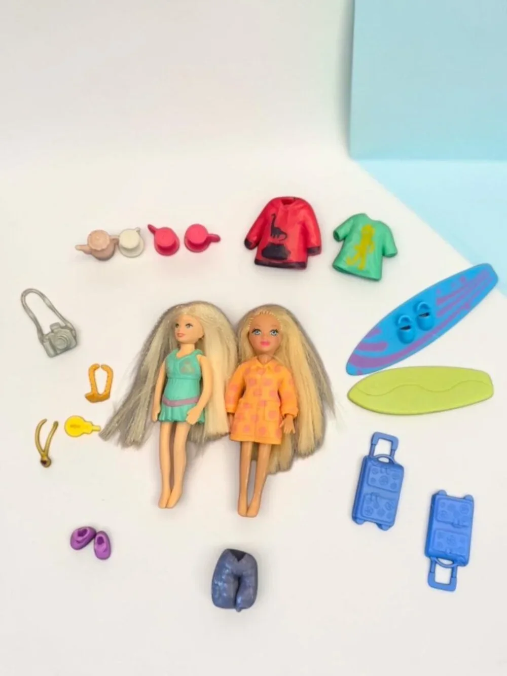 EUC POLLY POCKETS BUNDLE 2 Polly Pocket Dolls Clothed and Additional Accessories